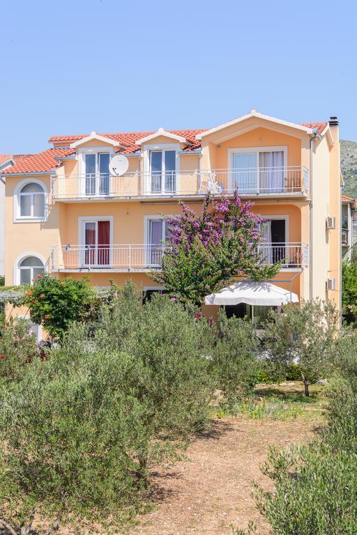 Apartments Grgic Trogir Bagian luar foto