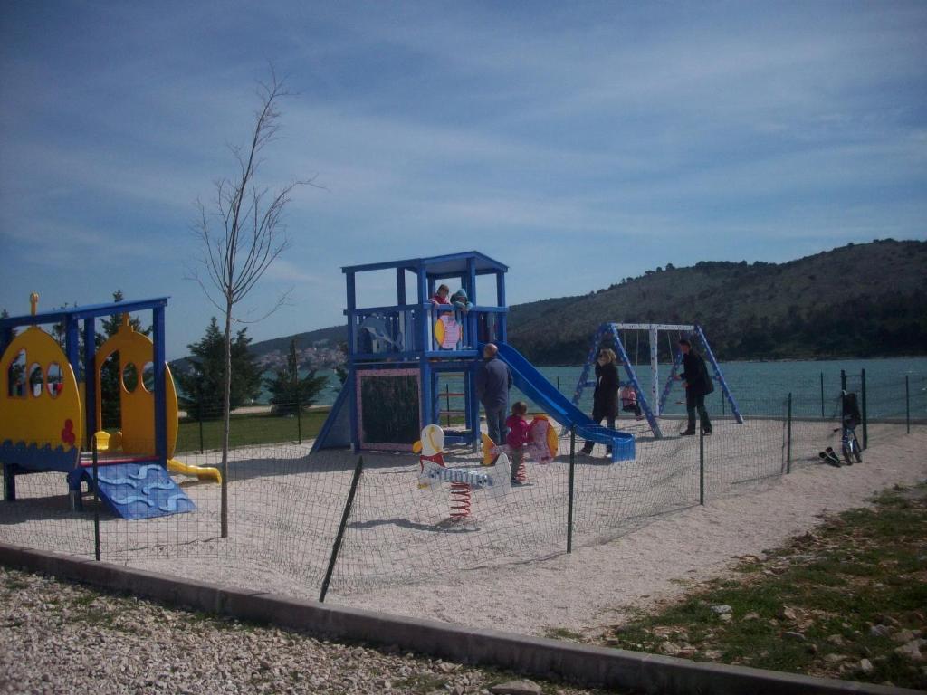Apartments Grgic Trogir Bagian luar foto