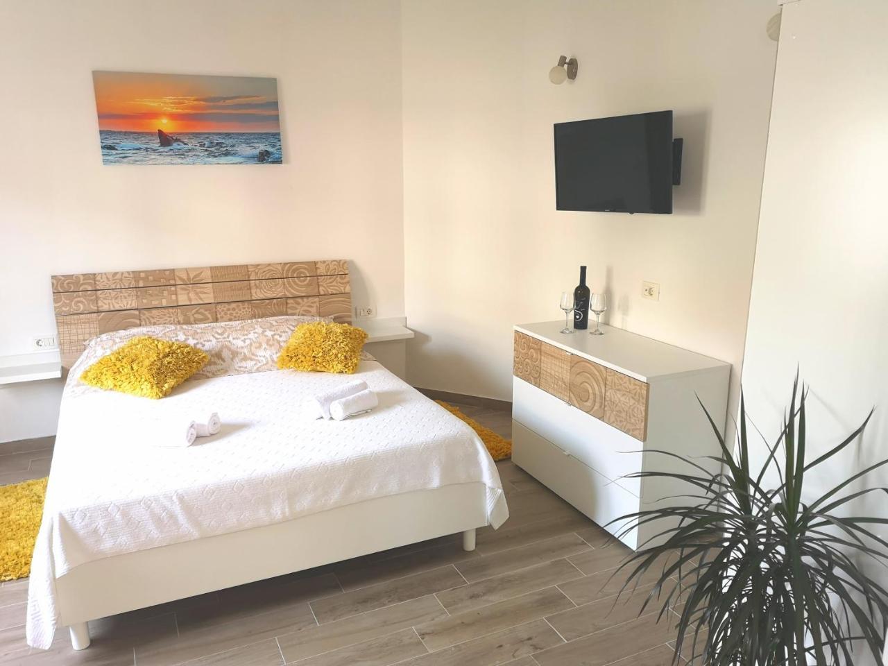 Apartments Grgic Trogir Bagian luar foto