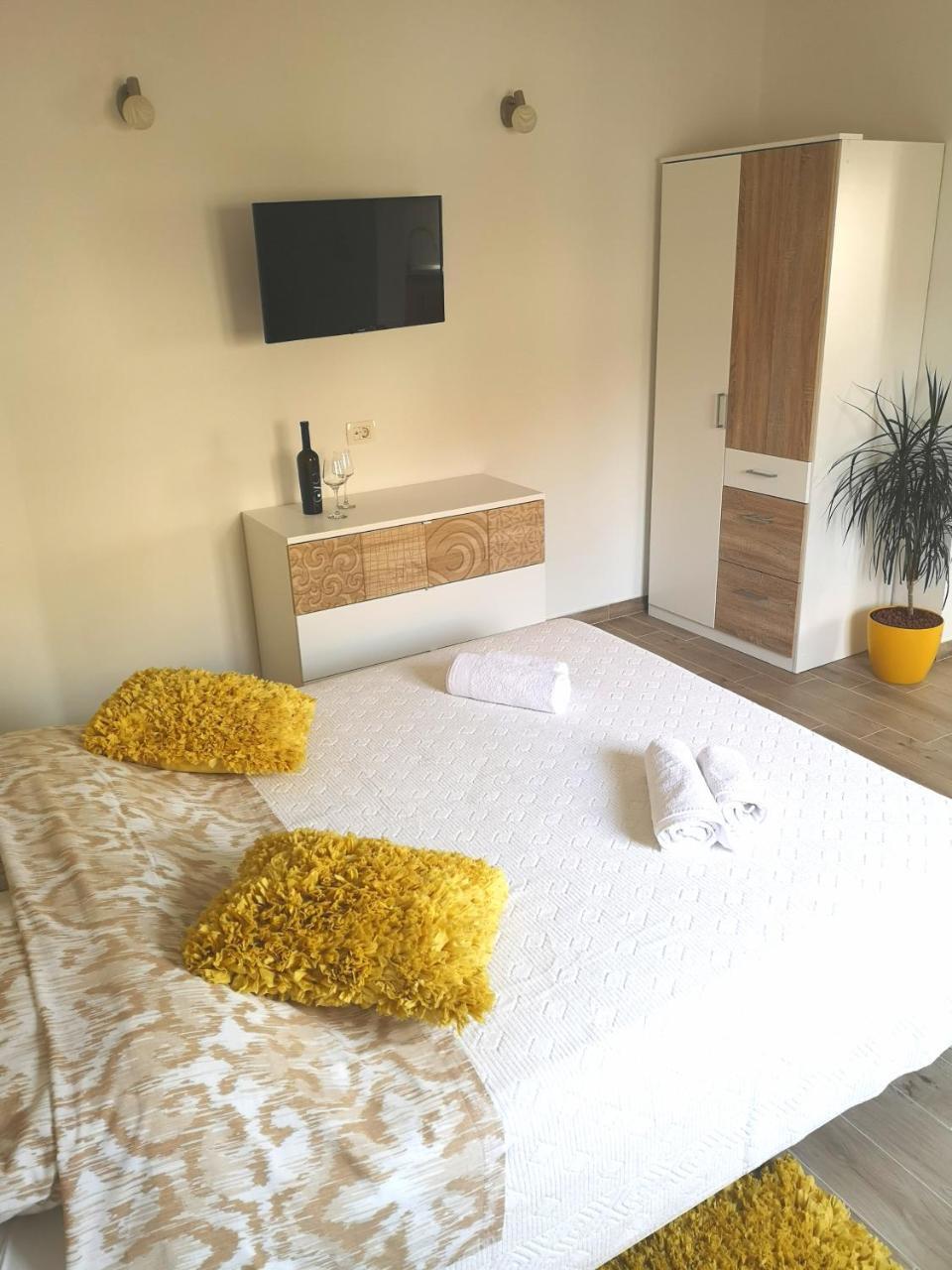 Apartments Grgic Trogir Bagian luar foto